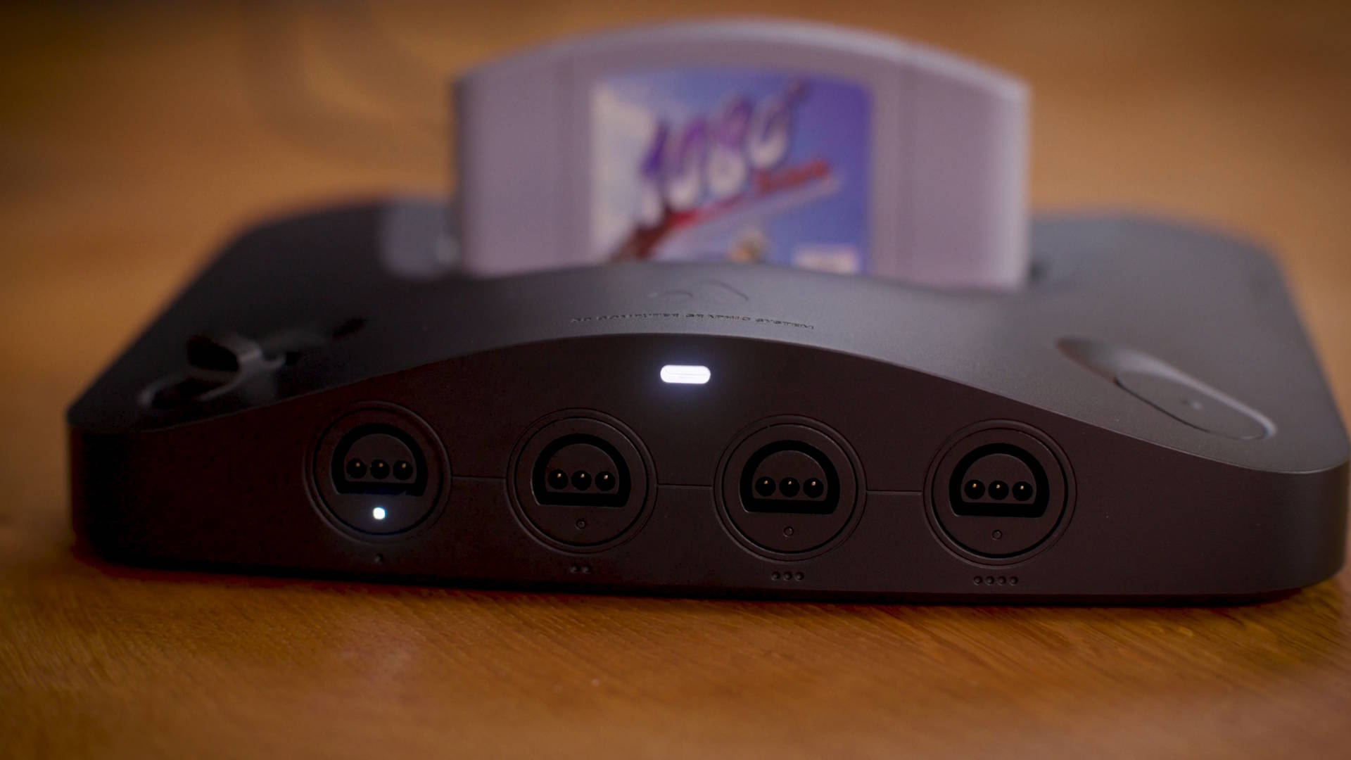 La vidéo de la presse analogique en 3D divulguée nous donne enfin notre premier véritable regard sur le clone N64