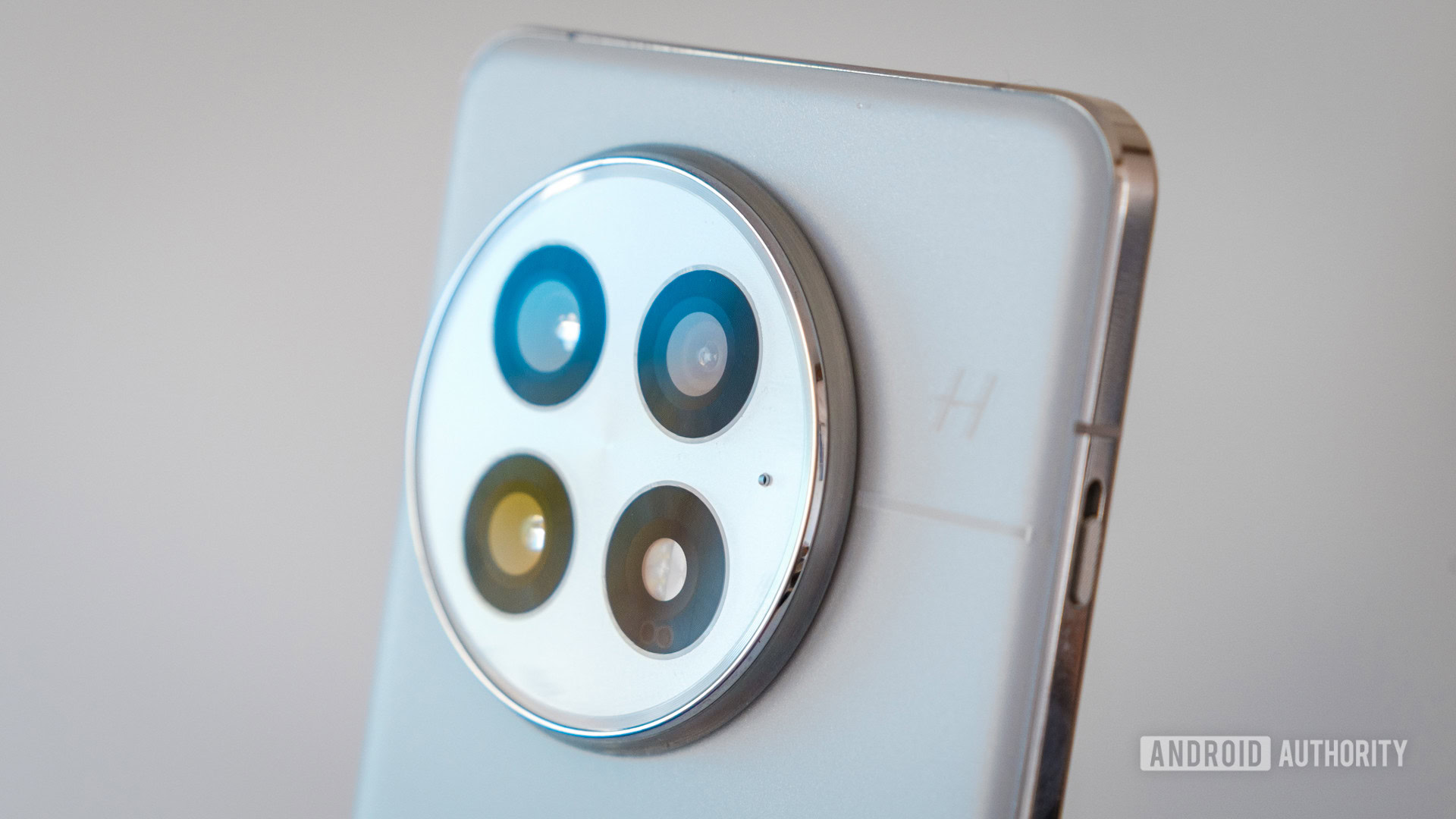 La rumeur de OnePlus 15 la plus controversée semble presque confirmée