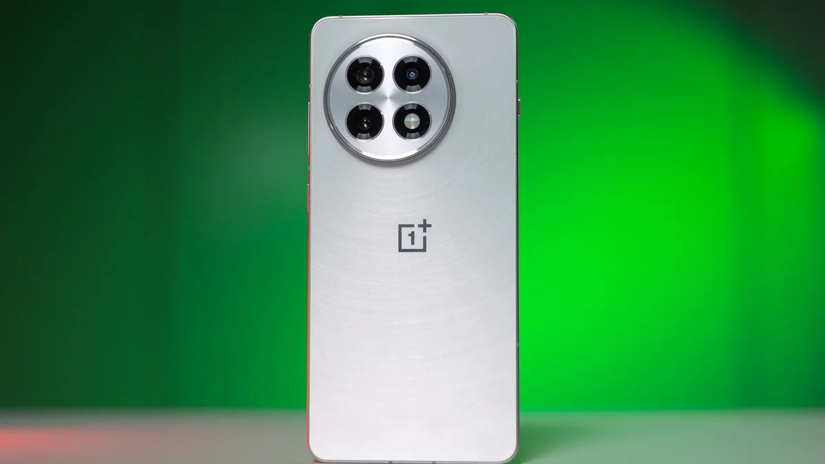 OnePlus 13r obtient une baisse de prix douce au magasin officiel