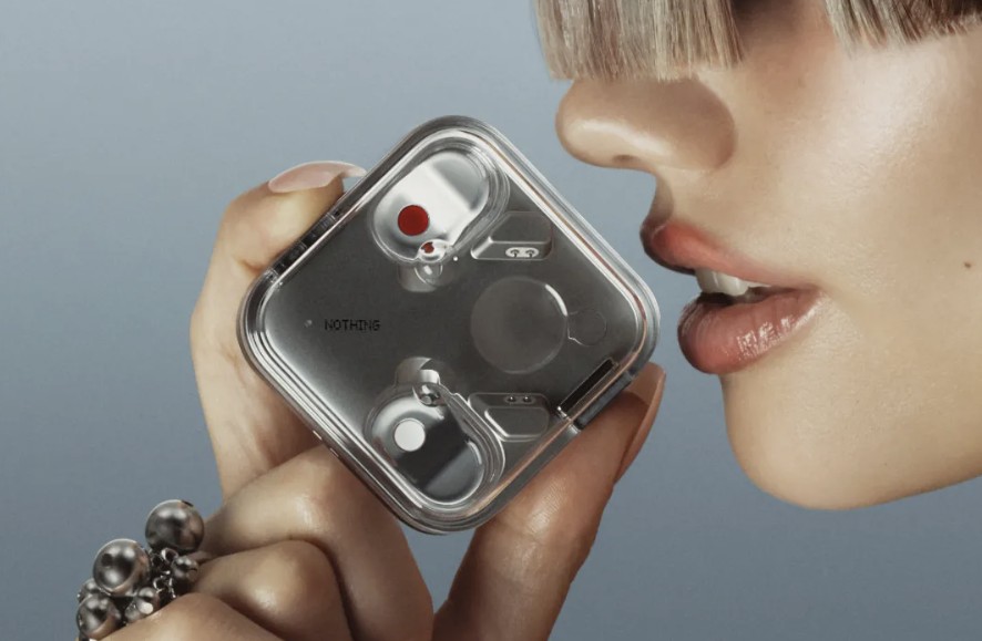 Rien d'oreille 3 ne met un «super micro» dans le cas pour des appels plus clairs