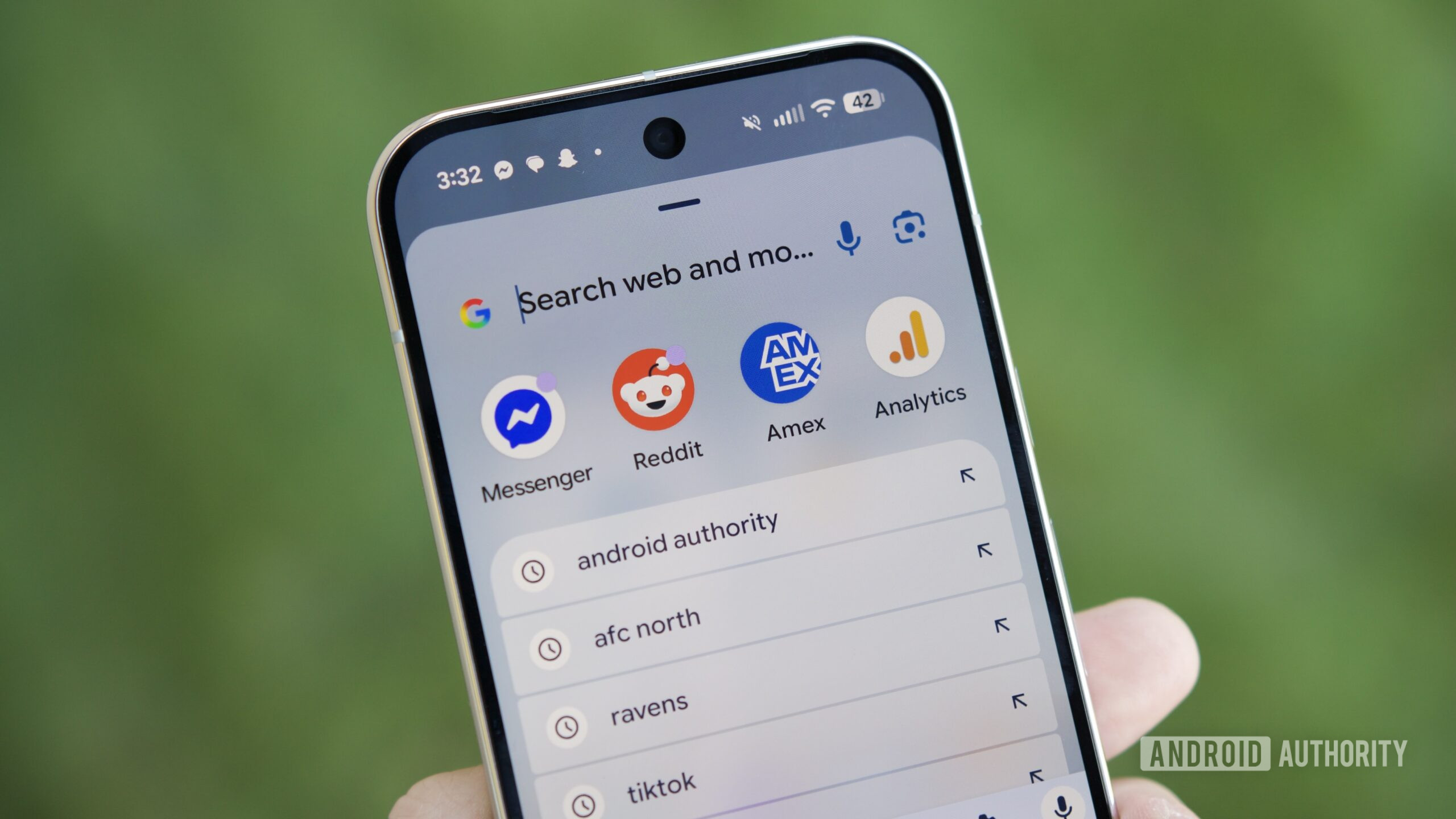 La barre de recherche du Pixel change à nouveau et cela ne ressemble pas à une mise à niveau