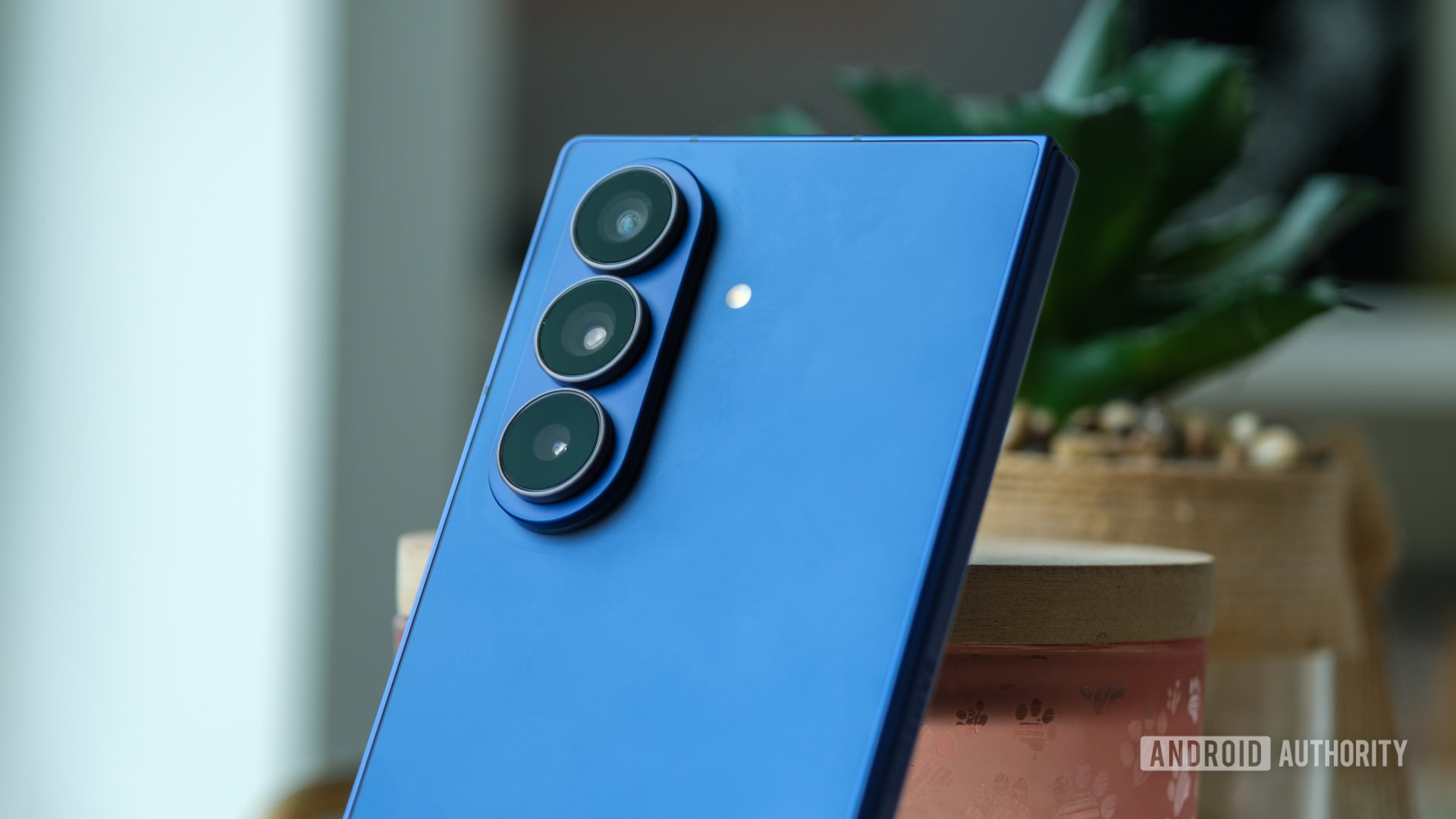 Fuite des spécifications de l’appareil photo du Galaxy Z Fold 8 et Samsung est enfin sur une séquence de mise à niveau